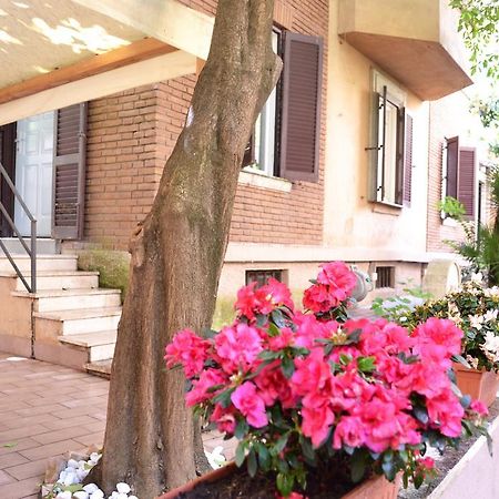Tiburtina House Hotel Roma Exterior foto