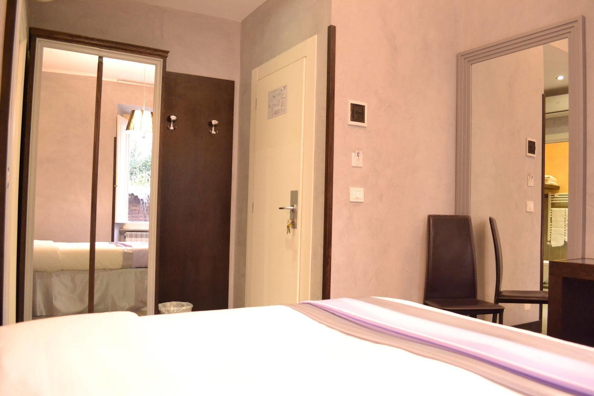 Tiburtina House Hotel Roma Exterior foto